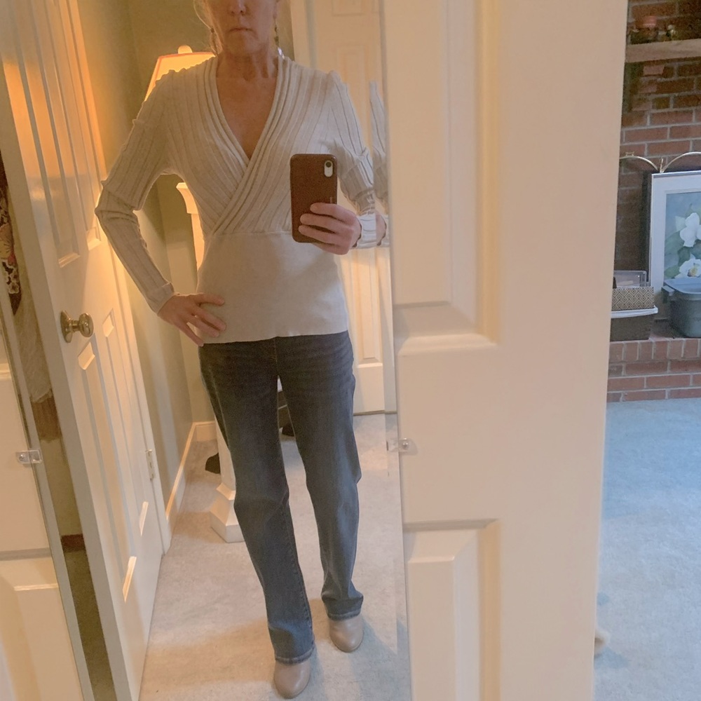 International Concepts fitted ribbed sweater, oatmeal color, size medium